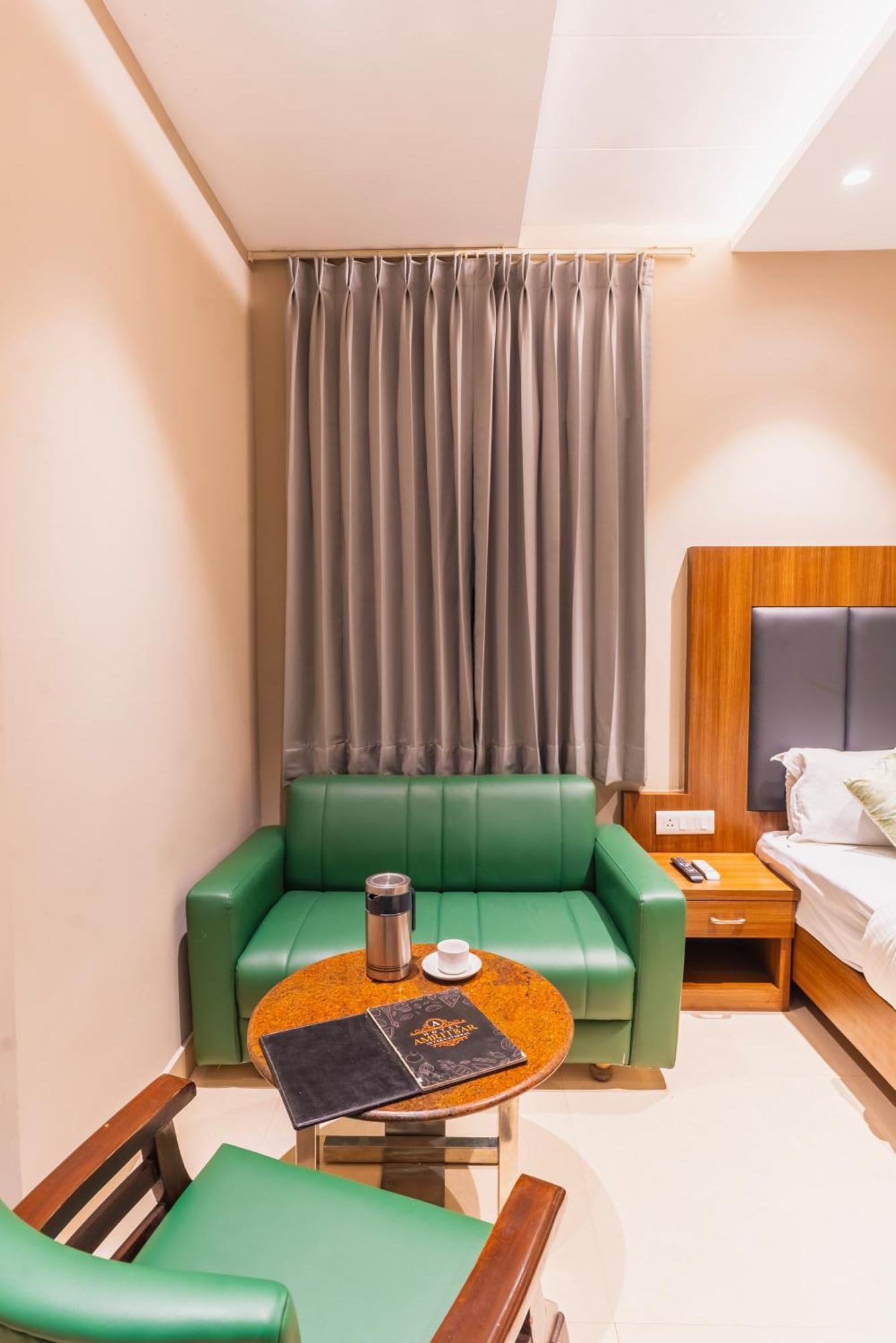 Hotel Amritsar International 2 Min Walk From Amritsar Bus Stand מראה חיצוני תמונה