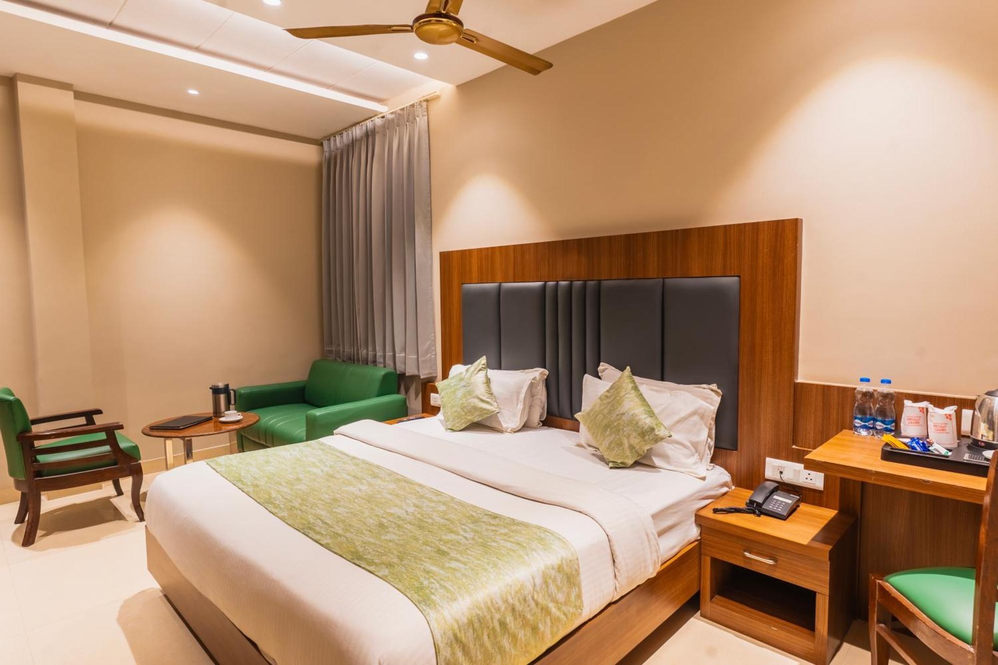 Hotel Amritsar International 2 Min Walk From Amritsar Bus Stand מראה חיצוני תמונה