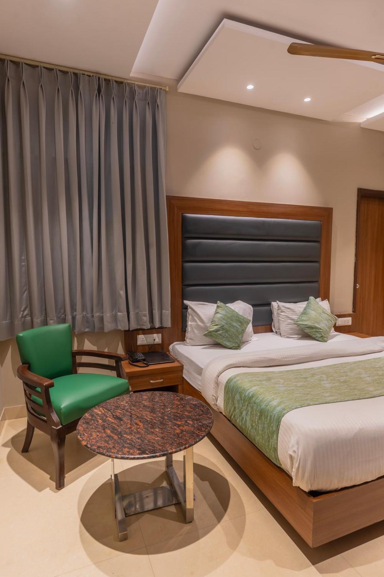 Hotel Amritsar International 2 Min Walk From Amritsar Bus Stand מראה חיצוני תמונה