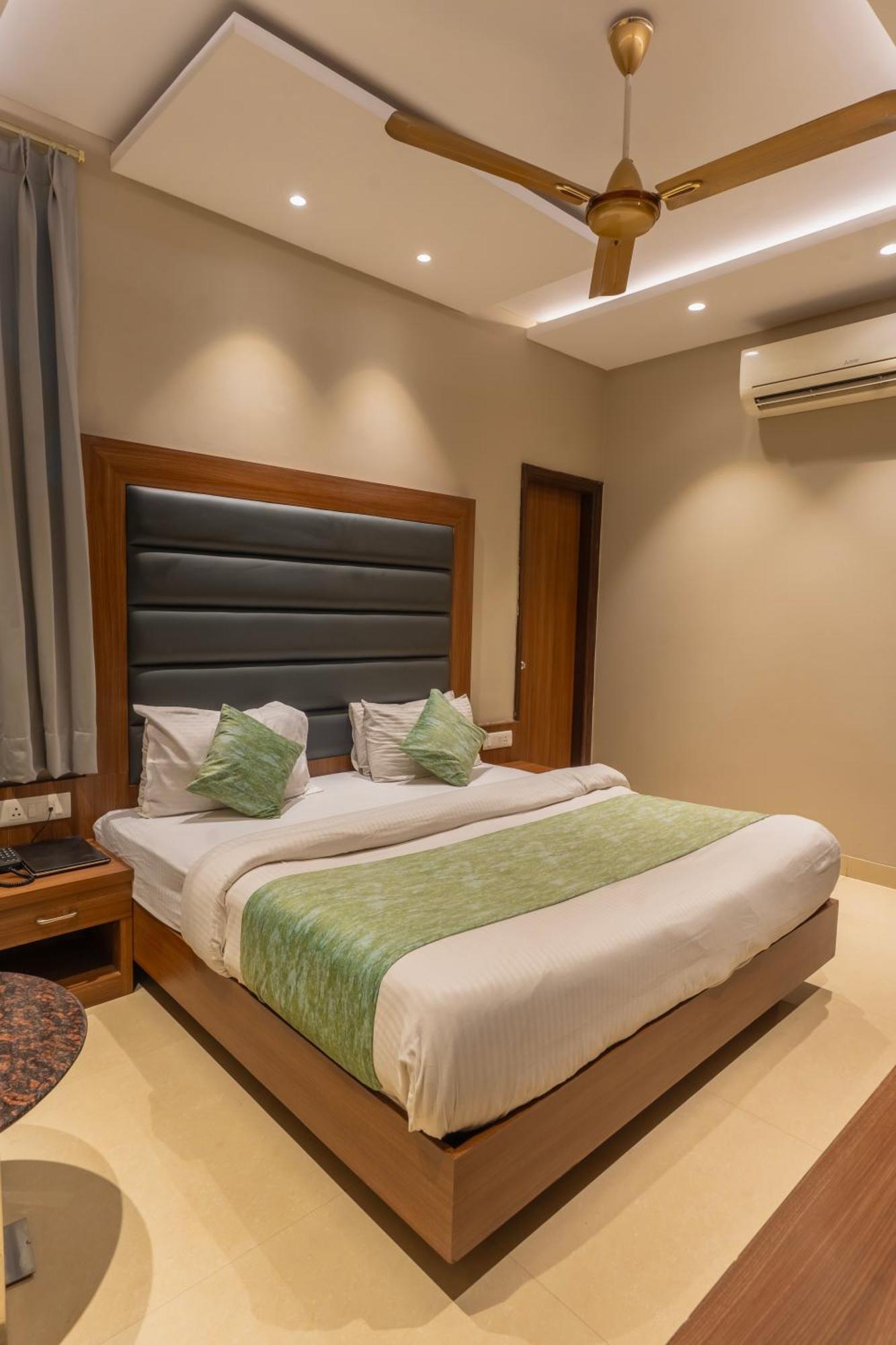 Hotel Amritsar International 2 Min Walk From Amritsar Bus Stand מראה חיצוני תמונה